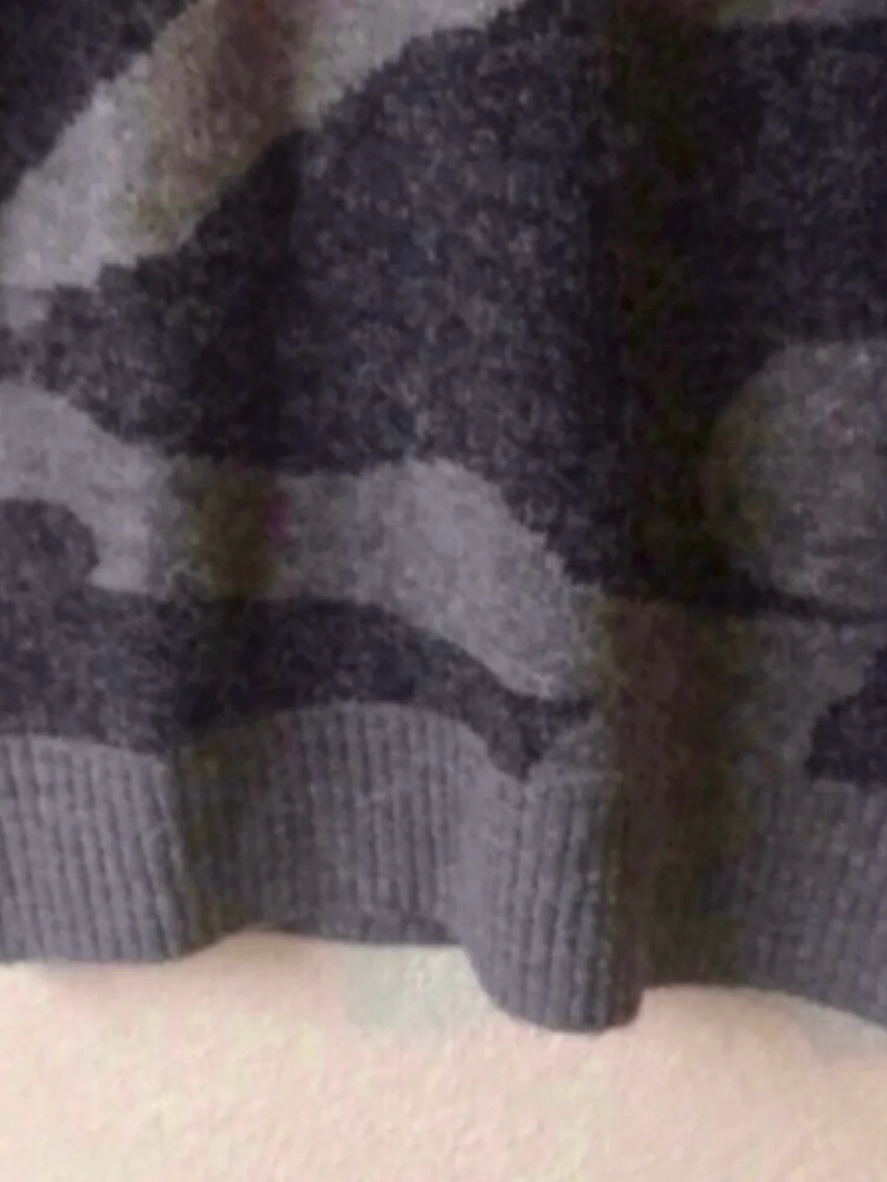 New Cyrus Sweater Black & Gray Camouflage Pattern Crew Neck Casual Women’s Small